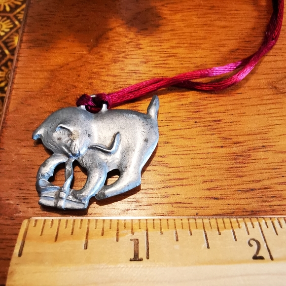 Vintage Pewter Kitty Cat Ornament Pendant - Picture 12 of 14